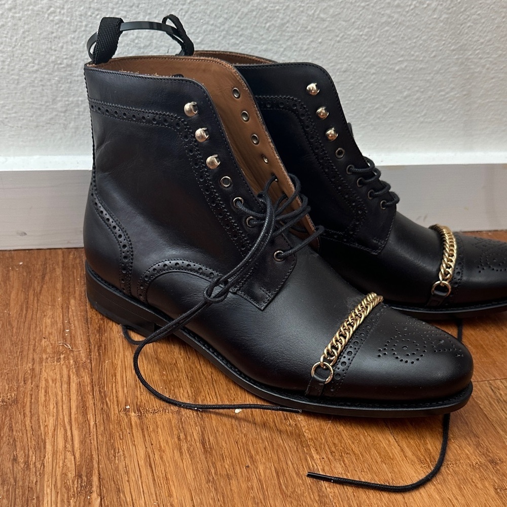 Taft Black Leather Men's Boots with Gold Chain Accent